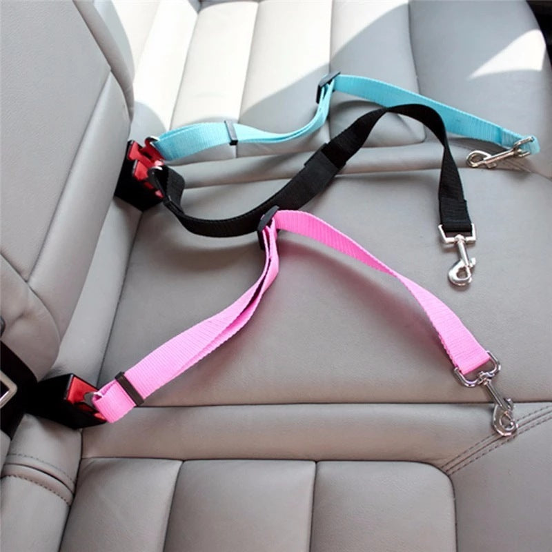 Safe & Snug: Adjustable Pet Car Seat Belt & Harness Clip for Dogs and Cats!